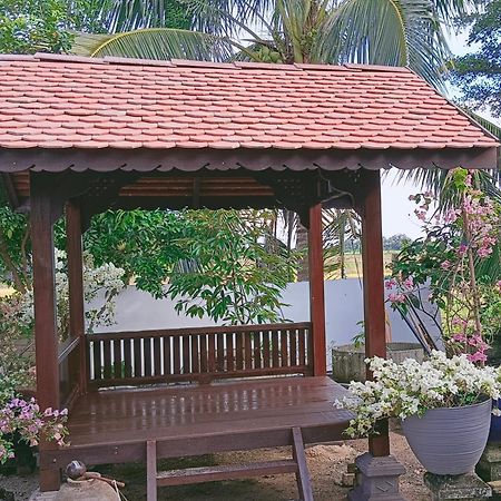 Kurau Inn Farmstay Kuala Kurau Bagian luar foto