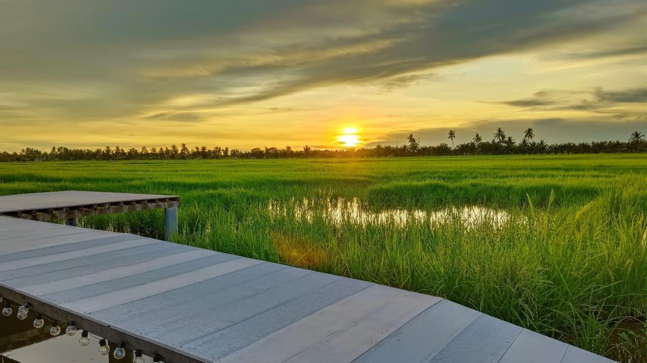 Kurau Inn Farmstay Kuala Kurau Bagian luar foto