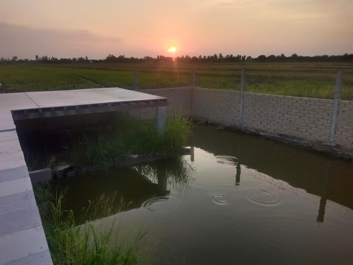 Kurau Inn Farmstay Kuala Kurau Bagian luar foto